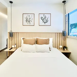 Reset & Cafe Apartment